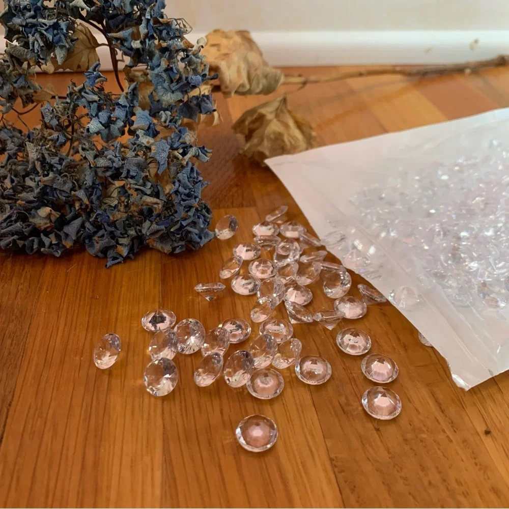 Pack of Diamond Shaped Vase Filler or Confetti for Party or Wedding Reception